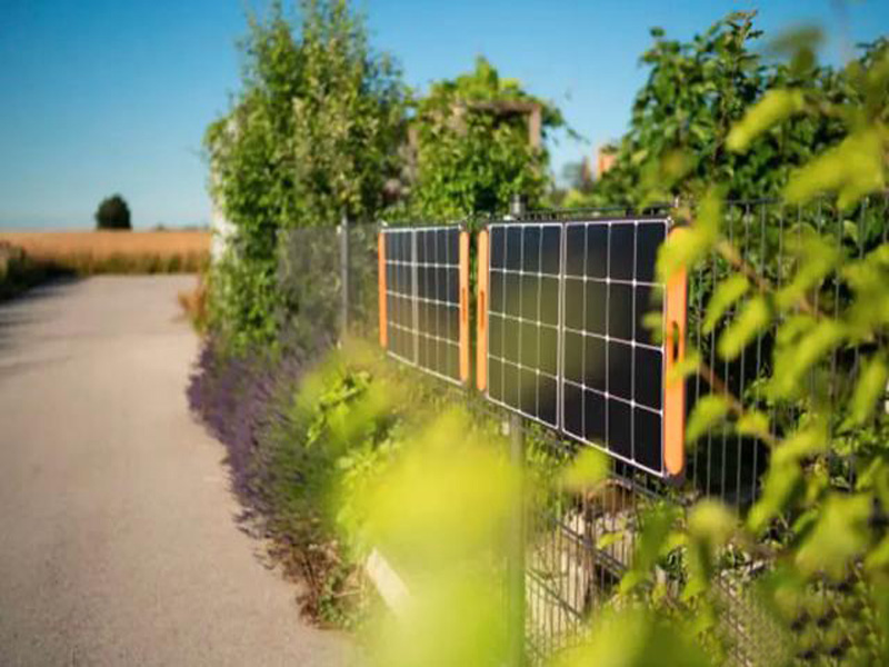Lebihan Kapasiti Fotovoltaik Menyebabkan Isi Rumah Eropah Menggunakannya Sebagai Pagar Taman